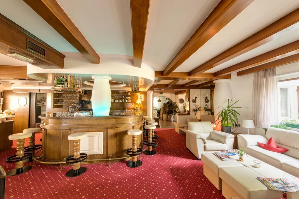 Hotel Waldhof กอร์นายาโน ภายนอก รูปภาพ